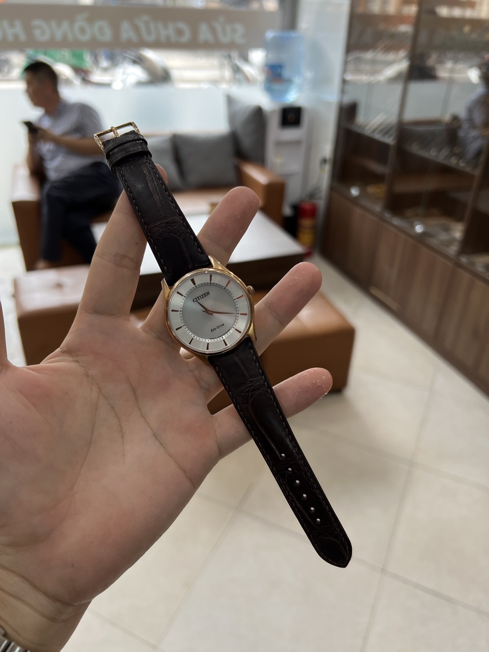 Thay dây da cá sấu đồng hồ Citizen tại Alowatch