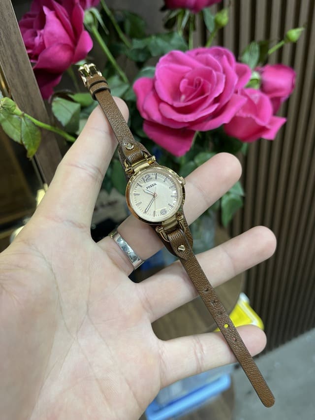 Khách hàng thay dây Fossil tại Alowatch – tư vấn và lắp thử miễn phí