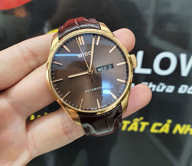 Đồng hồ Mido hợp với những loại dây da cá sấu, da bò cao cấp