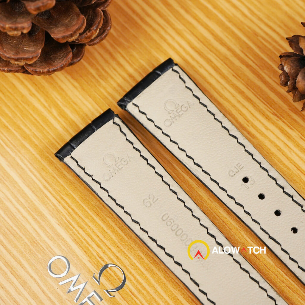 Đối với những bộ dây Omega có dập khắc logo mức giá 1,8 triệu - dây không dập logo 1,5 triệu