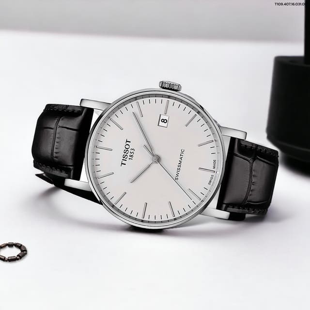 Đồng hồ mặt trắng phối dây da màu đen cổ điển