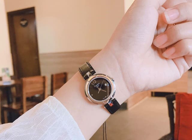 Phối dây đồng hồ da Tissot nữ với phong cách thanh lịch
