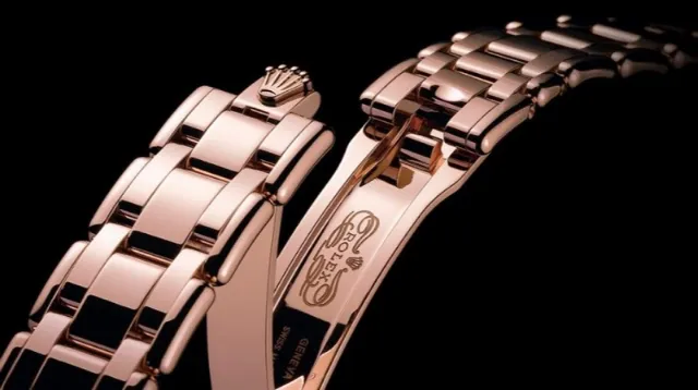 Các bước mở khóa đồng hồ Rolex tại nhà