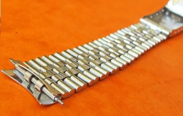 Làm sao để xác định tuổi dây Jubilee Rolex?
