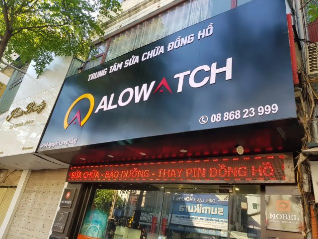 Alowatch: địa chỉ thay dây da Swarovski uy tín