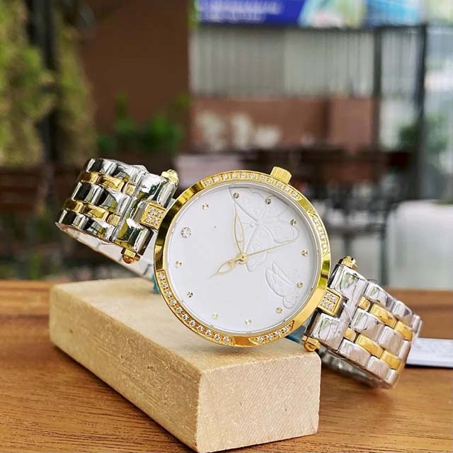 Đồng hồ nữ dây kim loại có độ bền cao, chắc chắn