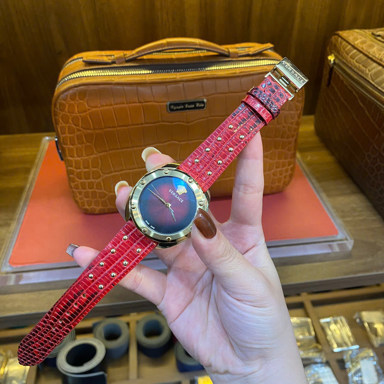 Dây Đồng Hồ Nữ Versace VEBM00918