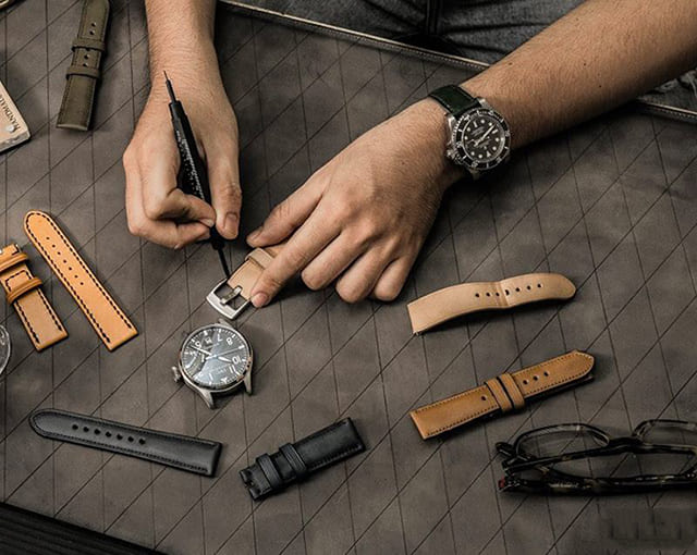 Cách tháo dây da đồng hồ