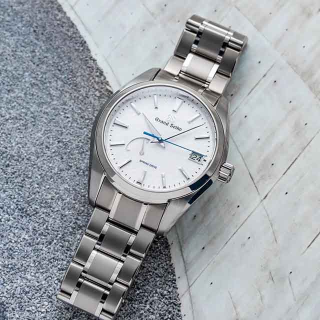 Đồng hồ dây Titanium