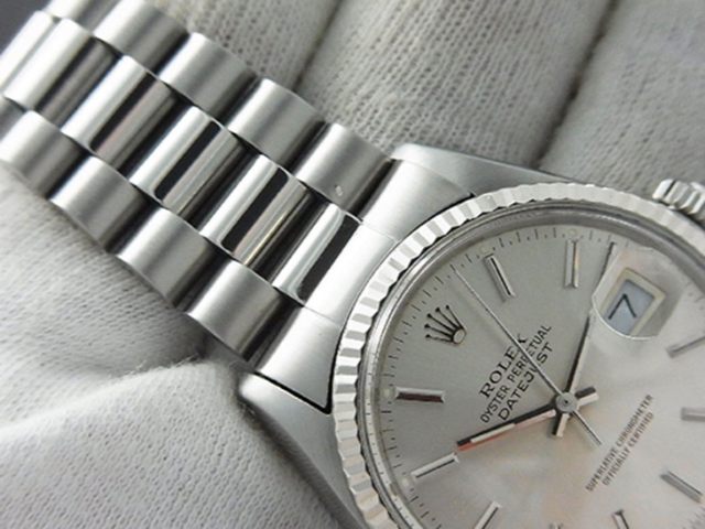 Dây kim loại hiện đại, da thanh lịch và tinh tế