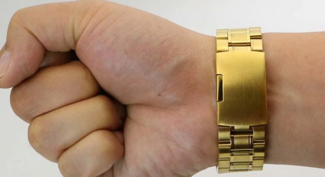 Đeo thử để đảm bảo vừa vặn, thoải mái