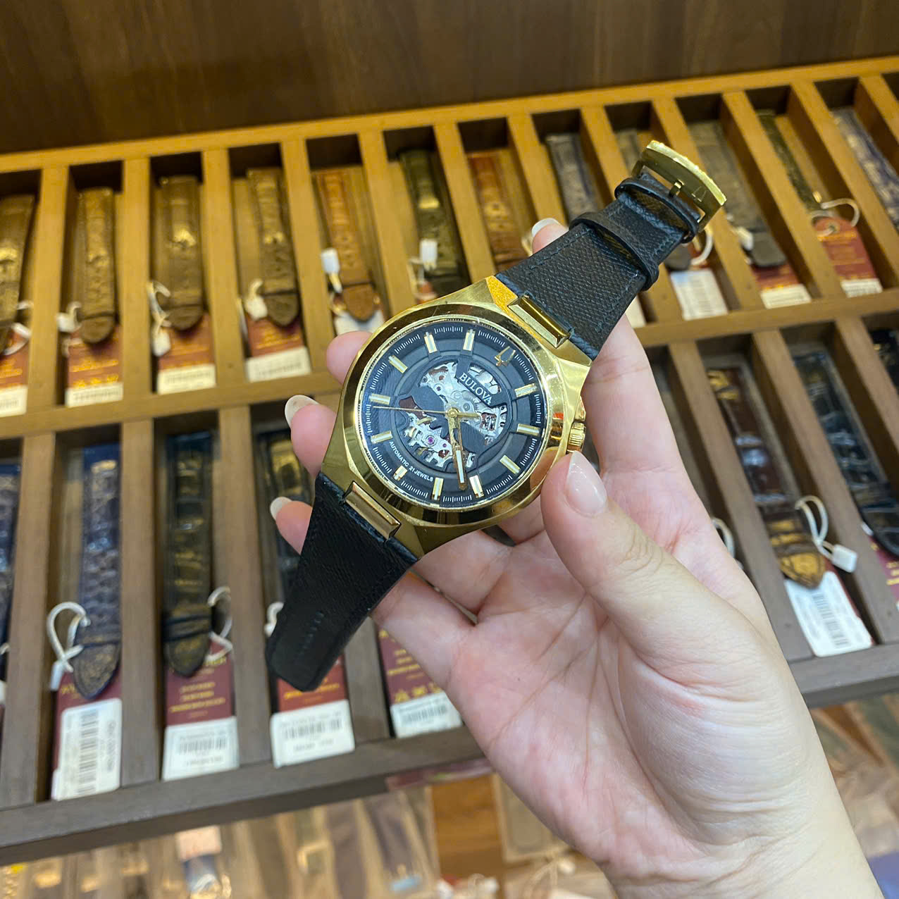 Dây đồng hồ nam Bulova Automatic 97A148 da bò màu đen – Bền bỉ, sang trọng và đẳng cấp