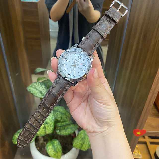 Hướng dẫn chỉnh dây đồng hồ Casio làm từ da cá sấu