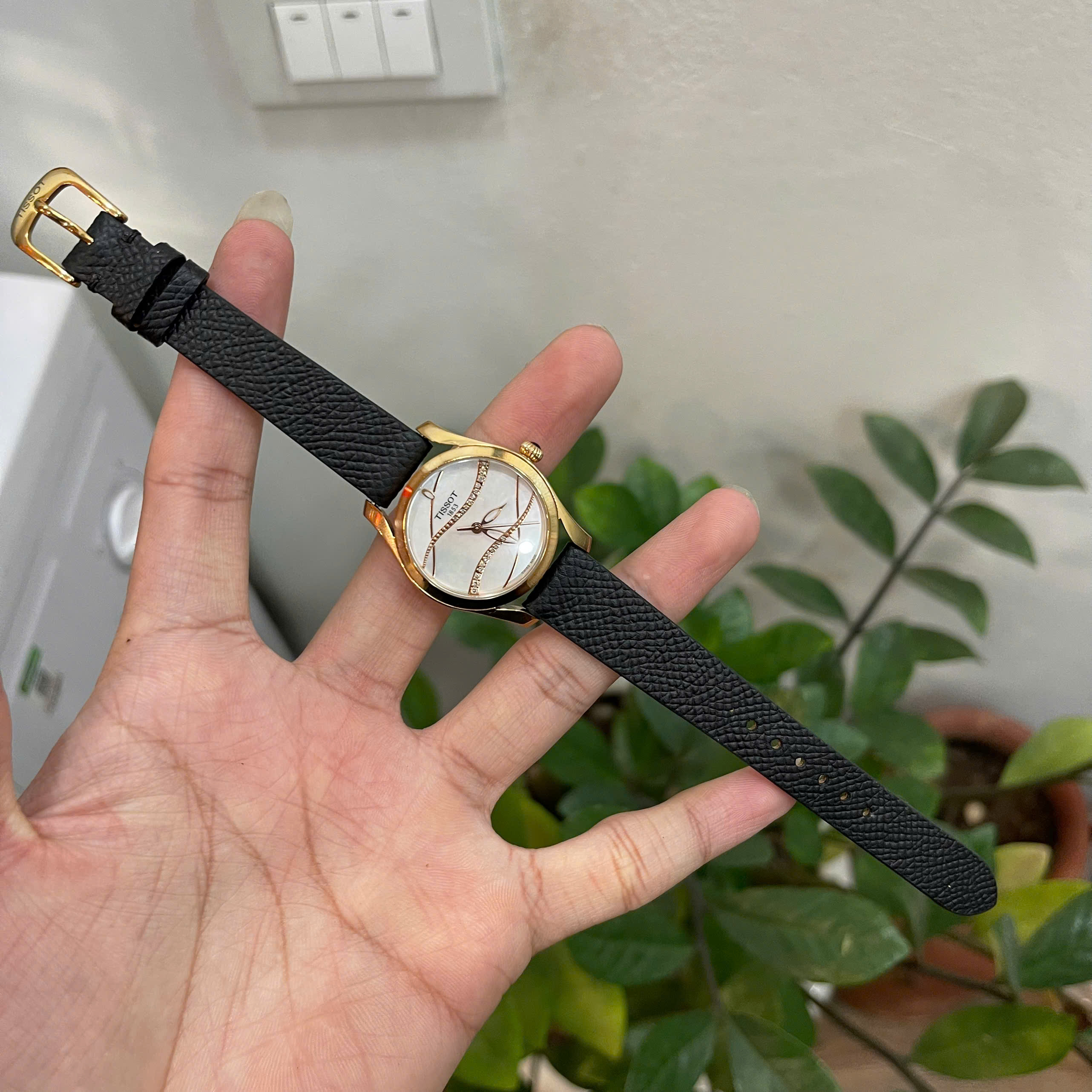 Dây Đồng Hồ Nữ Tissot T-Wave T112.210.36.111.00 – Da Bò Màu Đen Cao Cấp, Sang Trọng