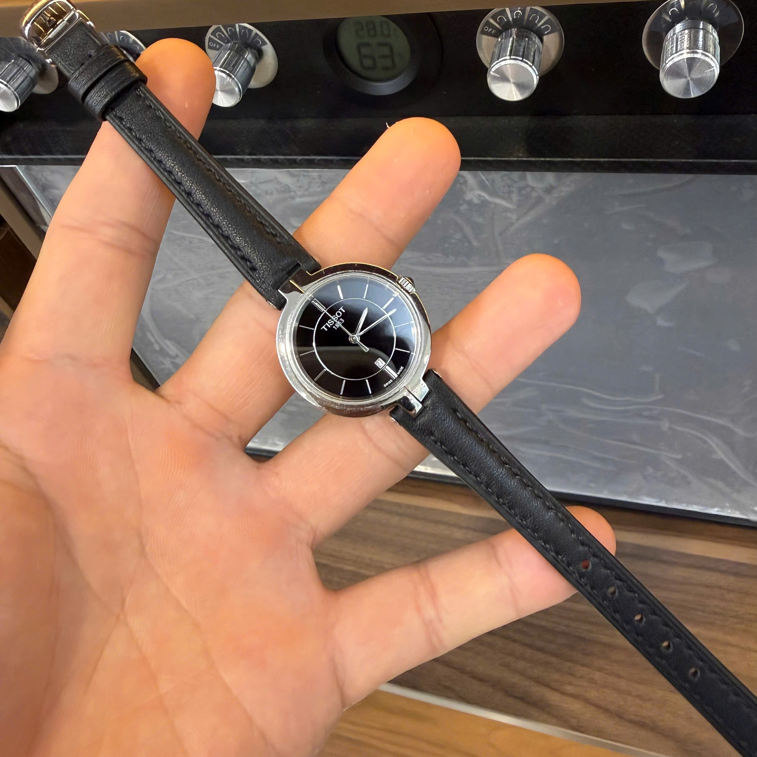 Dây Đồng Hồ Nữ Tissot Flamingo T094.210.11.051.00 Da Bò Màu Đen Thanh Lịch, Cao Cấp Và Bền Đẹp