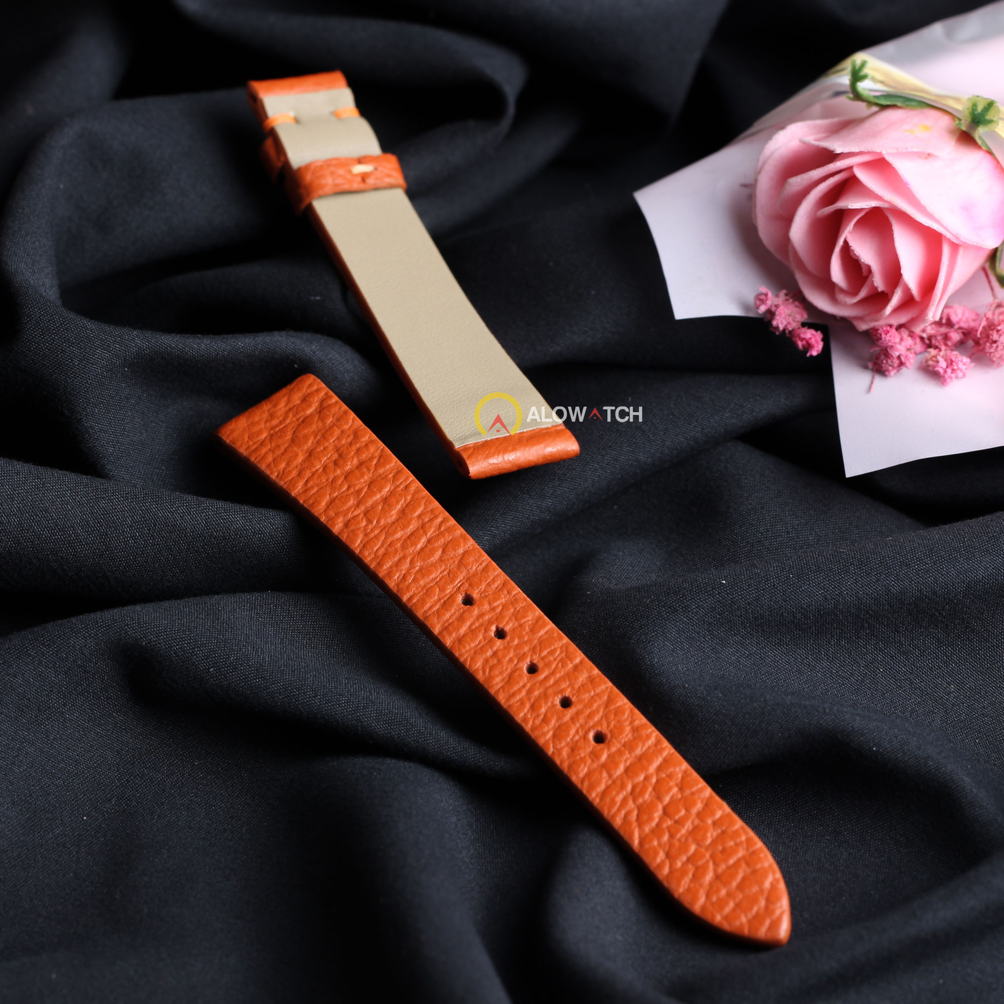 Dây da bò màu cam đất năng động nổi bật