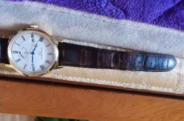 Dây da chính hãng có độ bền tốt hơn dây thường dù đã sử dụng lâu năm