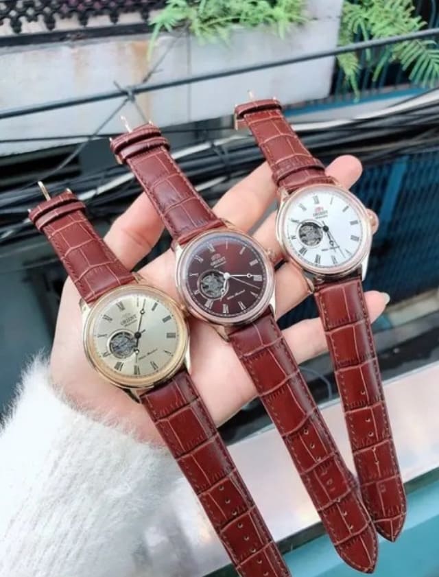 Đồng hồ Orient dây da mặt đỏ sang trọng cho nam