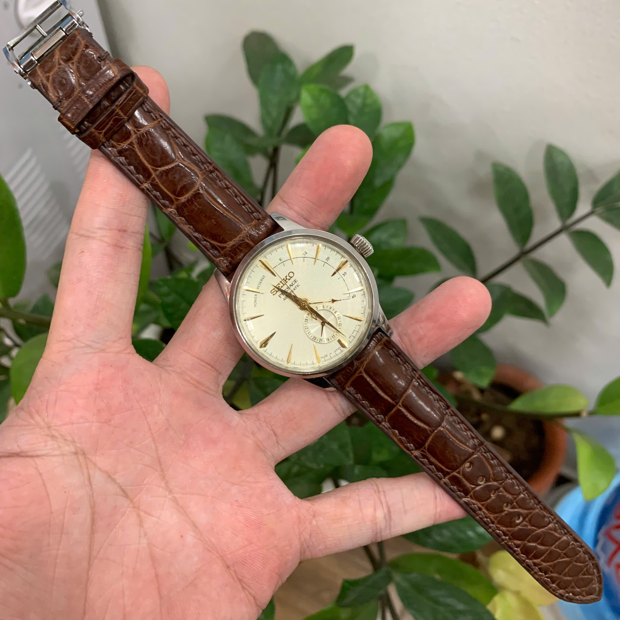 Dây đồng hồ nam Seiko Presage Cocktail Time SSA387J1 da cá sấu nâu sang trọng và nổi bật