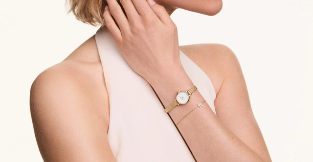 Dây đồng hồ Daniel Wellington nữ kim loại phong cách thanh lịch.