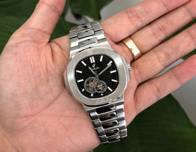 Dây kim loại đồng hồ Huboler sang trọng, cứng cáp và mạnh mẽ cho quý ông.