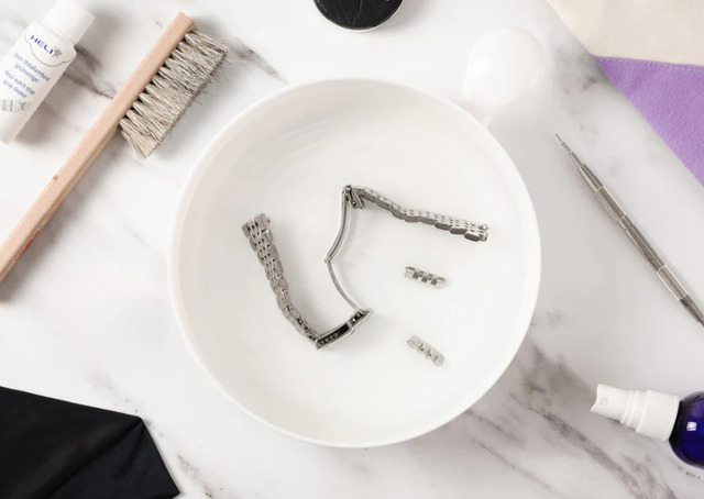 Làm sạch dây kim loại DW định kỳ để giữ độ sáng.