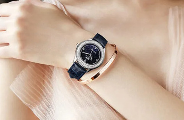 Mẫu dây đồng hồ Carnival phù hợp cho dòng mặt đồng hồ nhỏ.