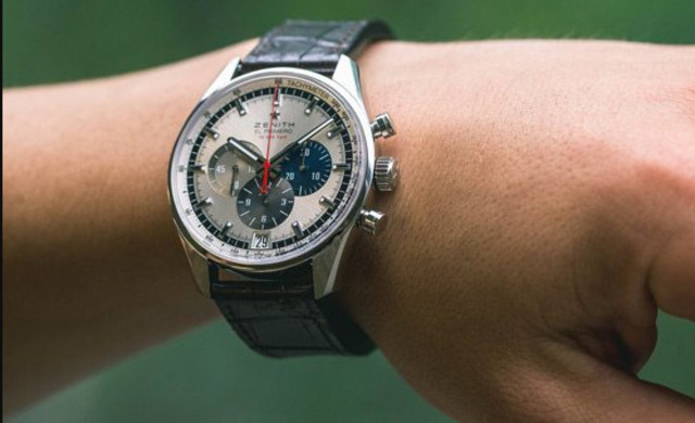 Một số nguyên nhân chính khiến dây đồng hồ bị rộng sau thời gian sử dụng.