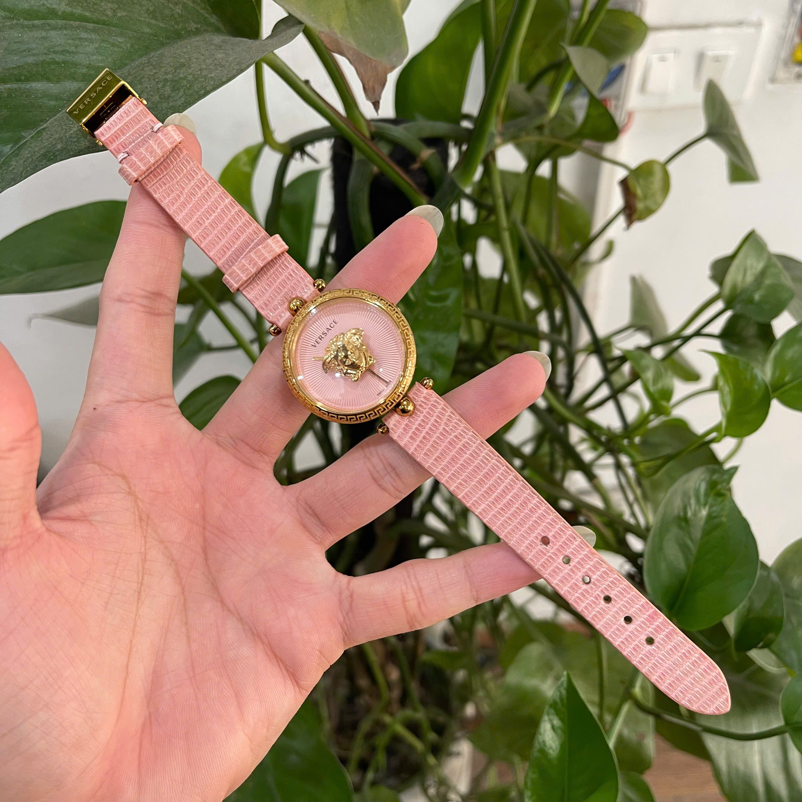 Thay Dây Da Kỳ Đà Màu Hồng Versace Palazzo Empire Cao Cấp Chế Tác Thủ Công