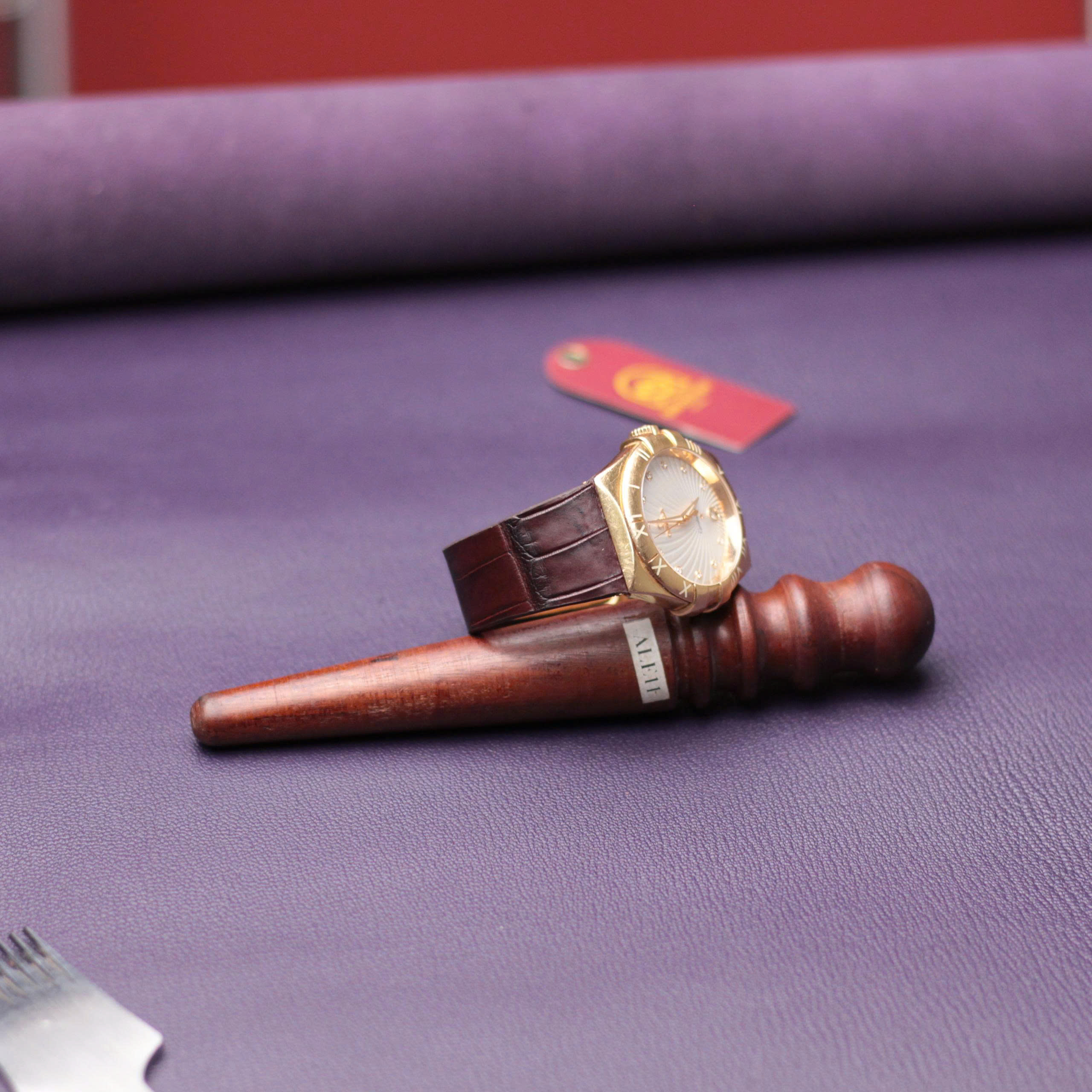 Thay Dây Da Cá Sấu Pháp Alligator Màu Nâu Omega Constellation Cao Cấp Chế Tác Thủ Công