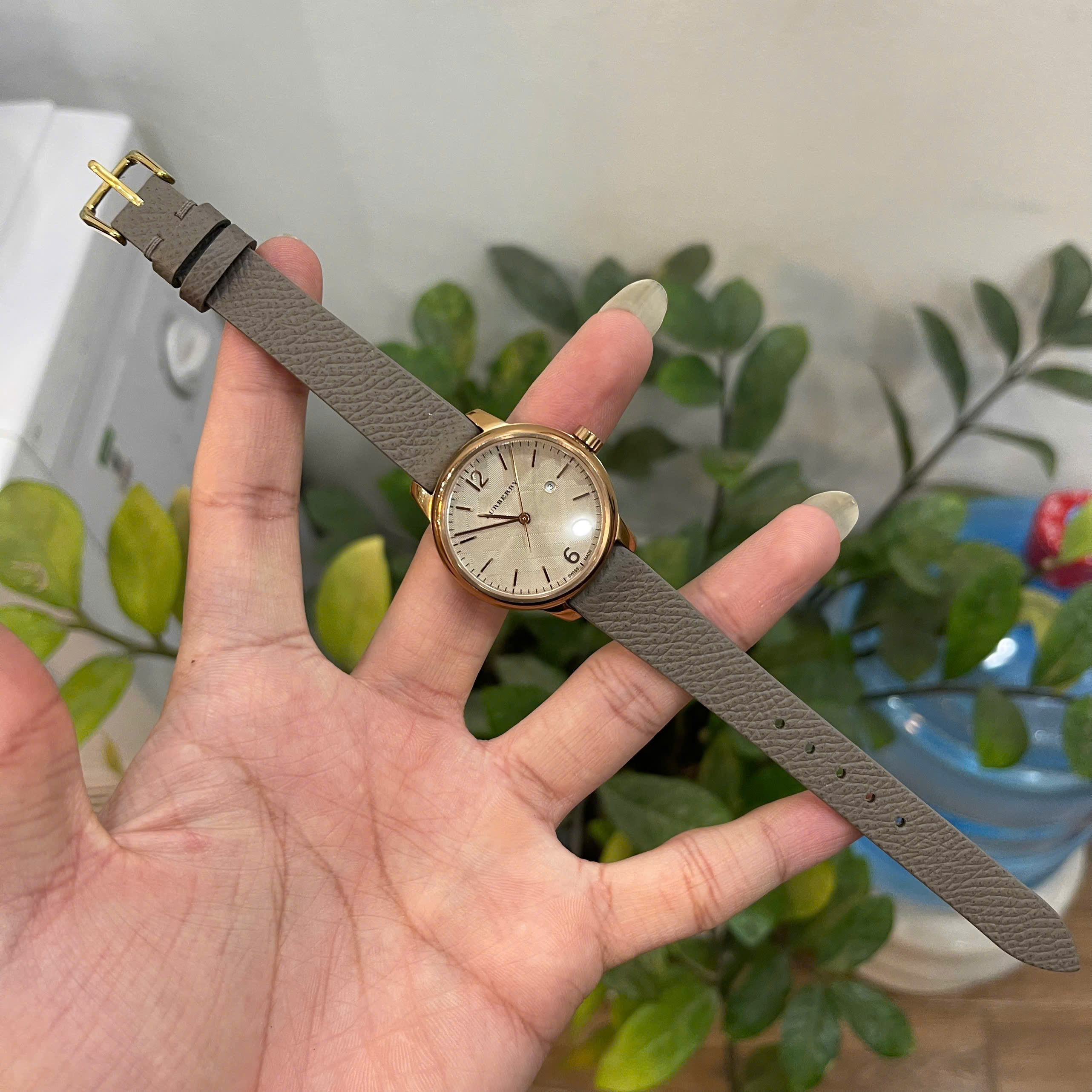 Thay Dây Da Bò Epsom Màu Ghi Xám Burberry BU10109 Cao Cấp Chế Tác Thủ Công
