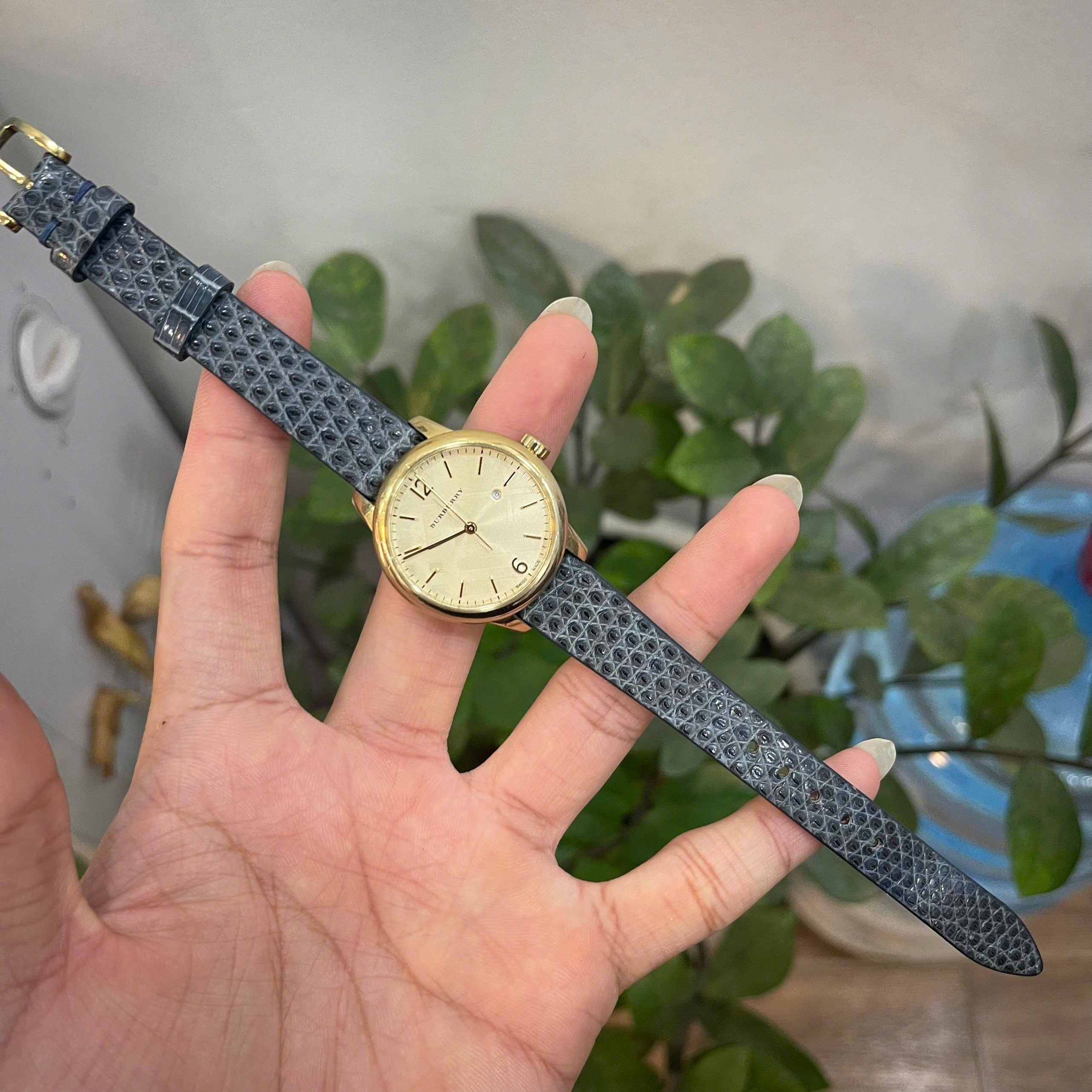 Thay Dây Da Kỳ Đà Cho Đồng Hồ Nữ Burberry BU10114